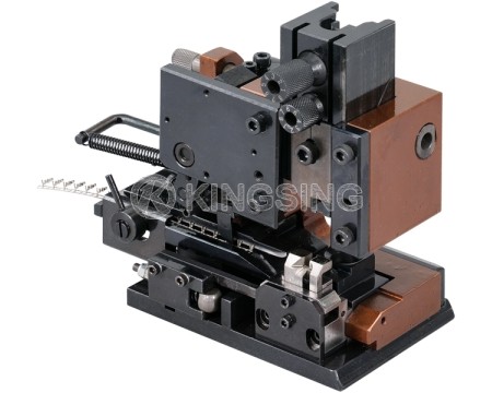 Terminal Crimping Applicator With Wire Clamp